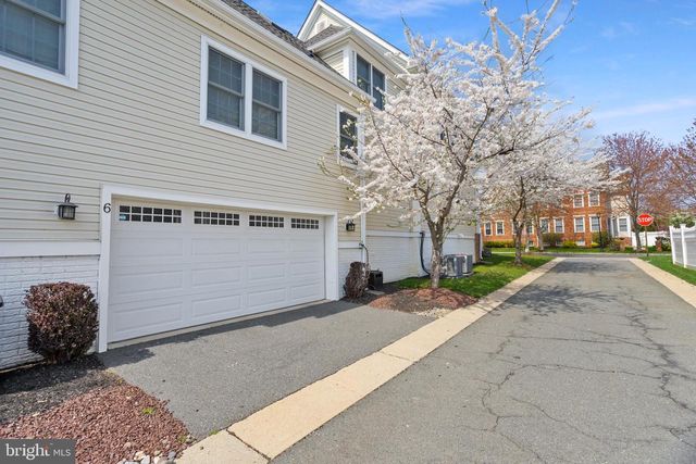 6 HULSE ST, Robbinsville, NJ 08691