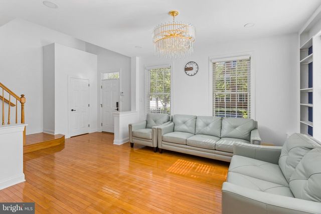 6 HULSE ST, Robbinsville, NJ 08691