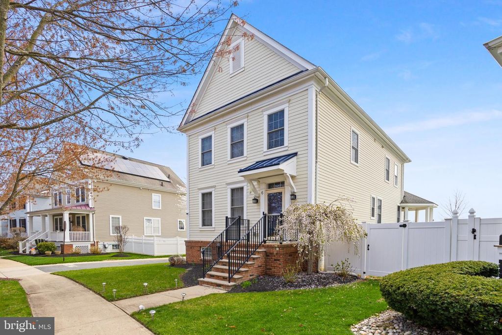 6 HULSE ST, Robbinsville, NJ 08691