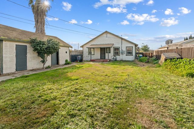 1438 Normandy Dr, Modesto, CA 95351