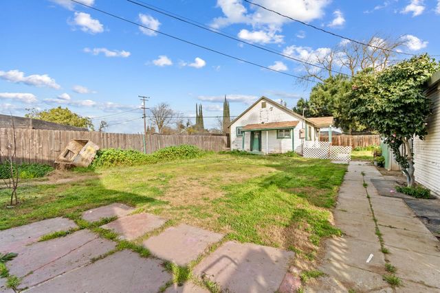 1438 Normandy Dr, Modesto, CA 95351