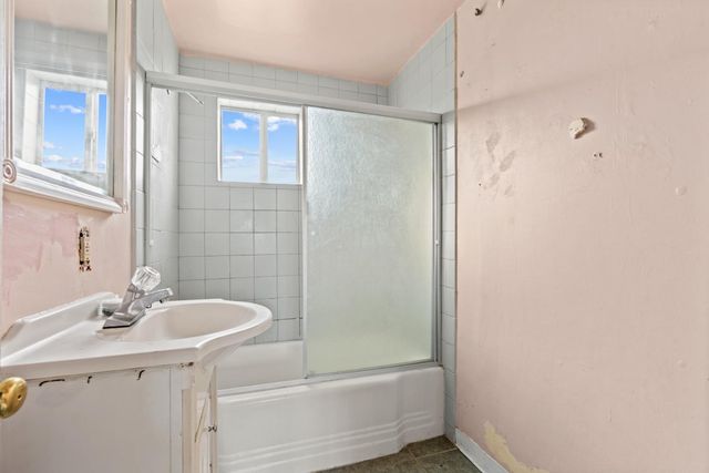 1438 Normandy Dr, Modesto, CA 95351