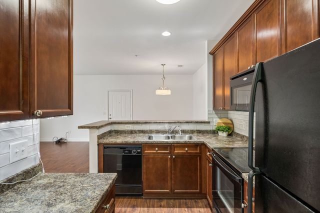 8221 Lenox Creekside Dr Unit B12, Antioch, TN 37013