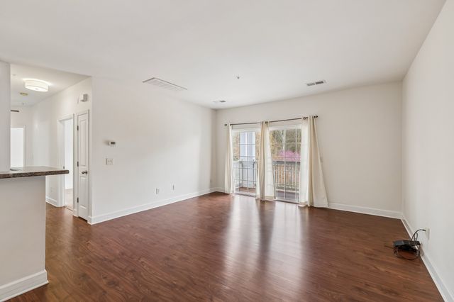 8221 Lenox Creekside Dr Unit B12, Antioch, TN 37013