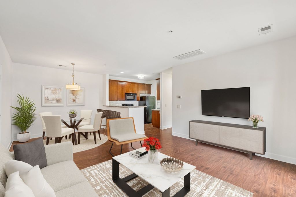 8221 Lenox Creekside Dr Unit B12, Antioch, TN 37013