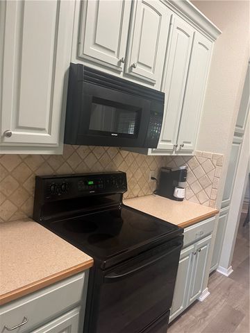 1409 Laurel Park Drive, Robinson, TX 76706