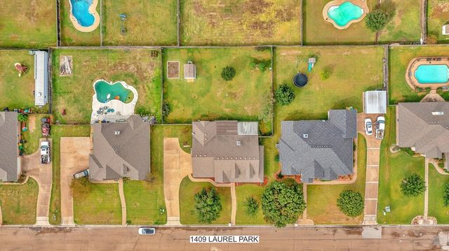 1409 Laurel Park Drive, Robinson, TX 76706