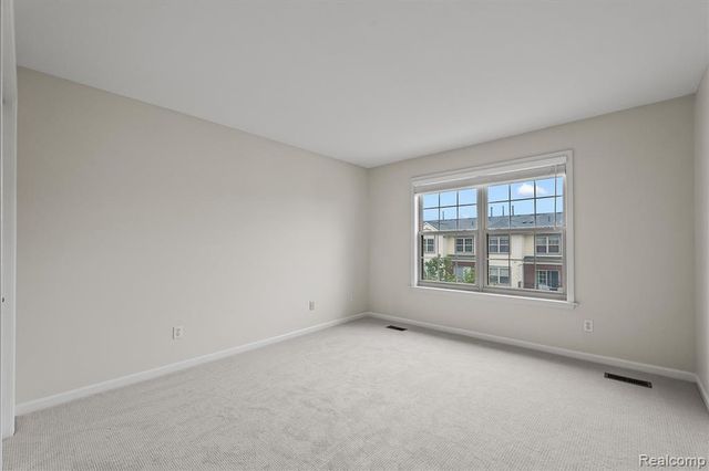 3276 Newbury Place 5, Troy, MI 48084