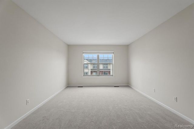 3276 Newbury Place 5, Troy, MI 48084