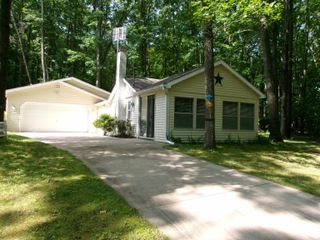 742 Bungo Lake Road, Harrison, MI 48625