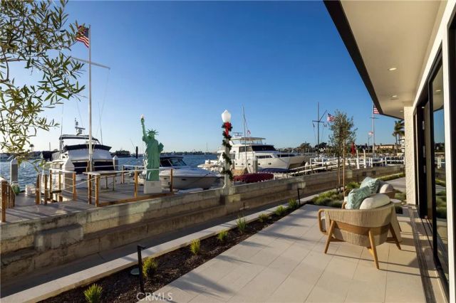 130 S Bay Front, Newport Beach, CA 92662