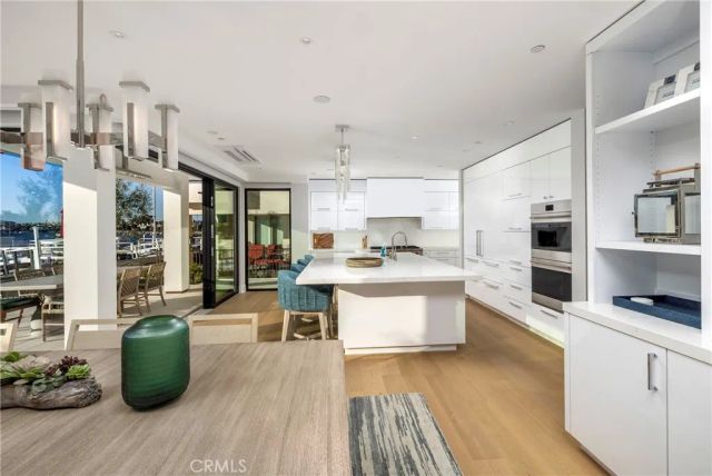 130 S Bay Front, Newport Beach, CA 92662