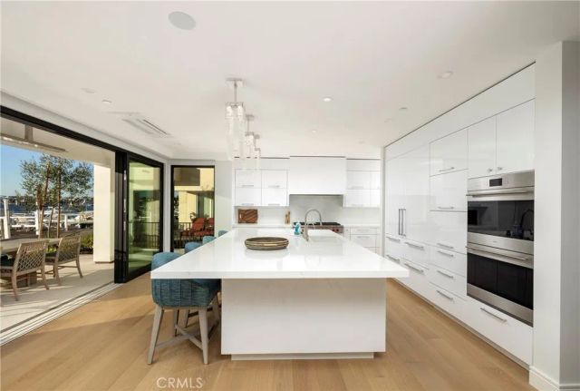 130 S Bay Front, Newport Beach, CA 92662