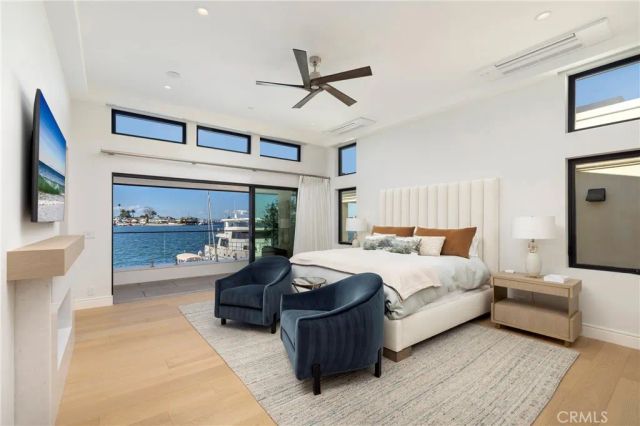 130 S Bay Front, Newport Beach, CA 92662
