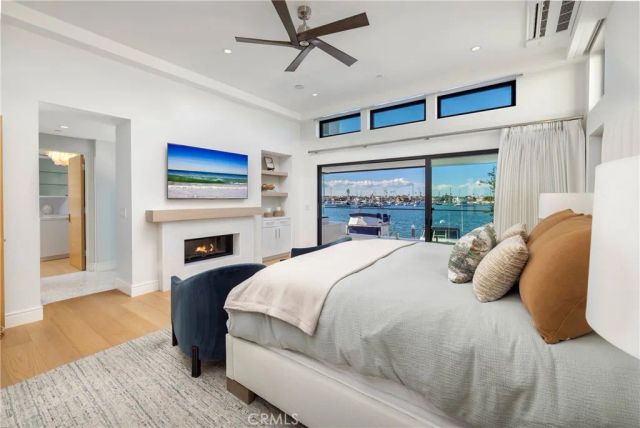 130 S Bay Front, Newport Beach, CA 92662