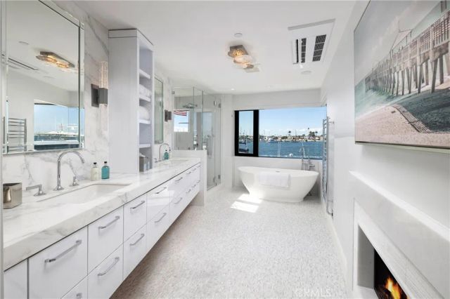 130 S Bay Front, Newport Beach, CA 92662