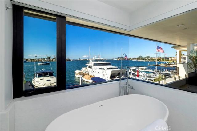 130 S Bay Front, Newport Beach, CA 92662