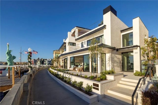 130 S Bay Front, Newport Beach, CA 92662