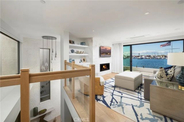 130 S Bay Front, Newport Beach, CA 92662
