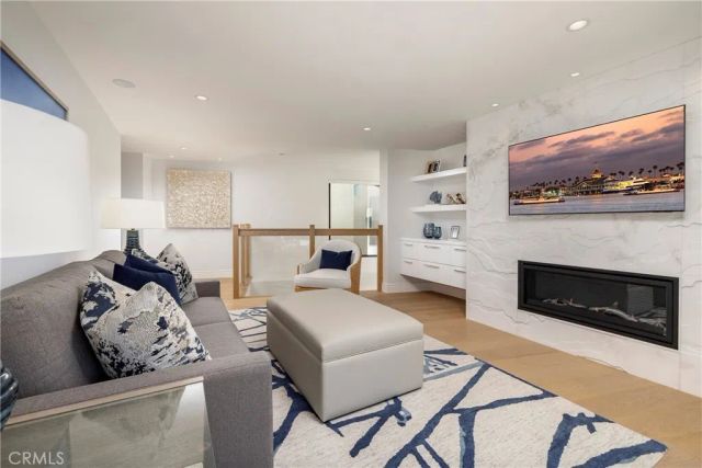 130 S Bay Front, Newport Beach, CA 92662