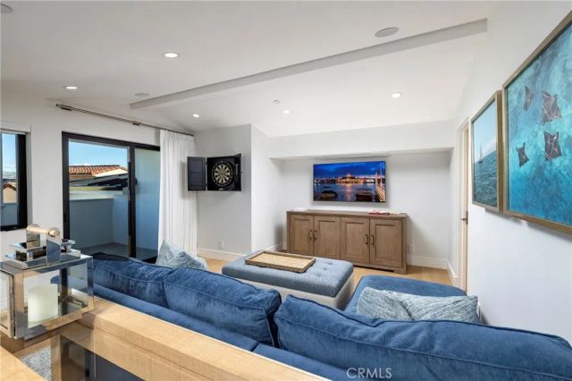 130 S Bay Front, Newport Beach, CA 92662