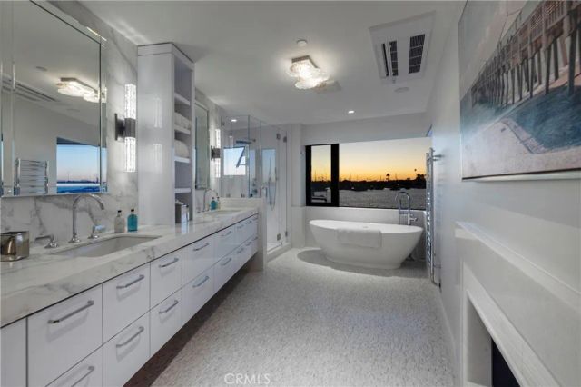 130 S Bay Front, Newport Beach, CA 92662