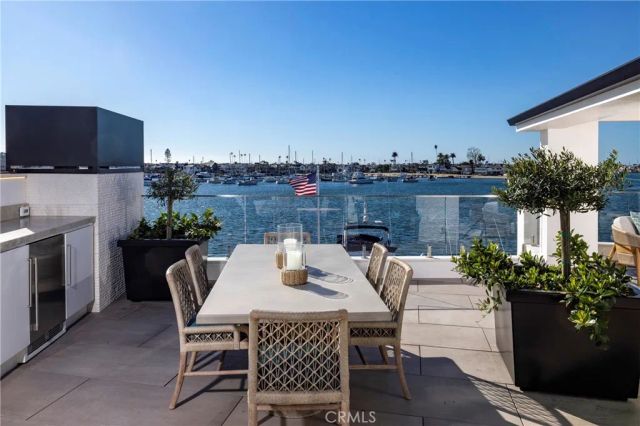 130 S Bay Front, Newport Beach, CA 92662