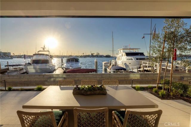 130 S Bay Front, Newport Beach, CA 92662