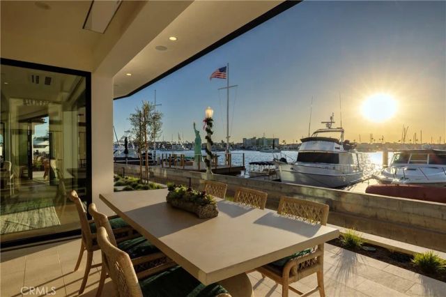 130 S Bay Front, Newport Beach, CA 92662