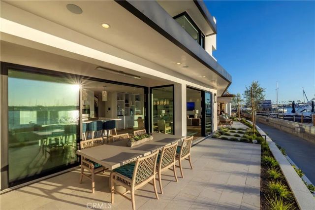 130 S Bay Front, Newport Beach, CA 92662