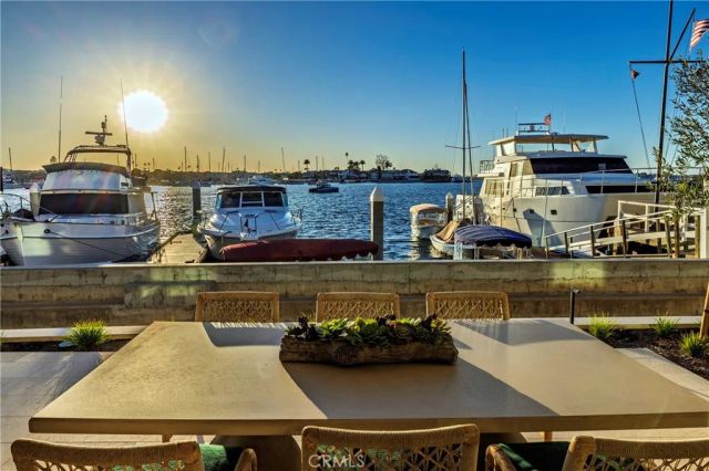 130 S Bay Front, Newport Beach, CA 92662