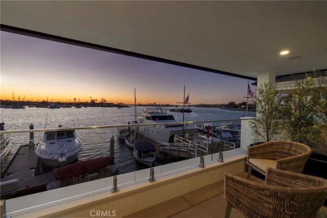 130 S Bay Front, Newport Beach, CA 92662