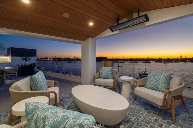130 S Bay Front, Newport Beach, CA 92662