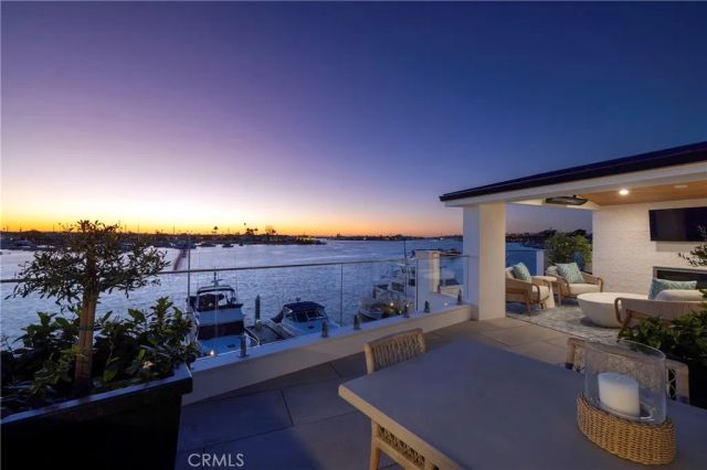 130 S Bay Front, Newport Beach, CA 92662
