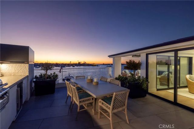 130 S Bay Front, Newport Beach, CA 92662