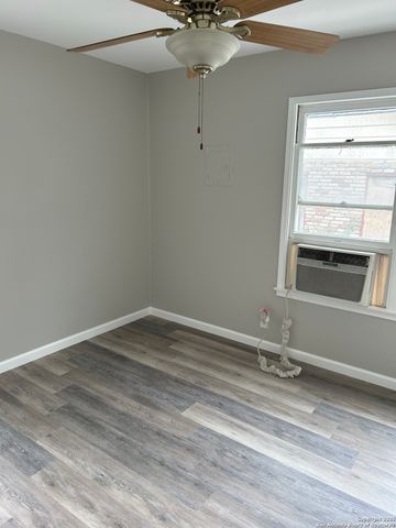633 Cravens, San Antonio, TX 78223