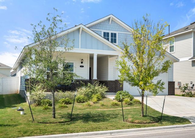 137 Roost RD, Elgin, TX 78621