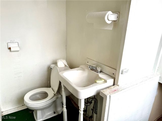 222 Howard Street, Bridgeport, OH 43912