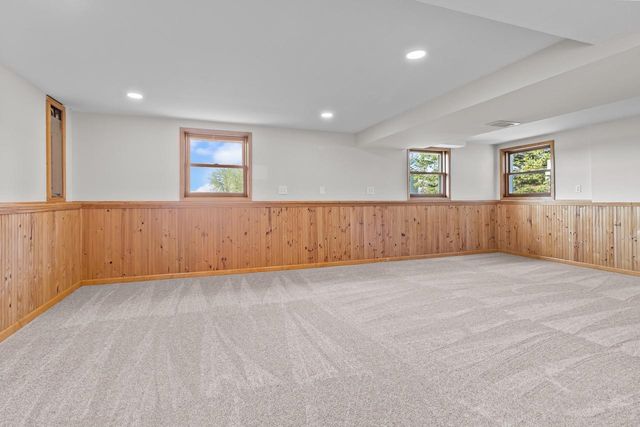 7164 Hospital ROAD, Burlington, WI 53105