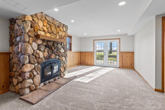 7164 Hospital ROAD, Burlington, WI 53105