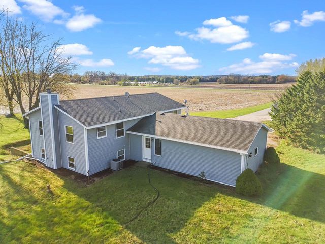 7164 Hospital ROAD, Burlington, WI 53105