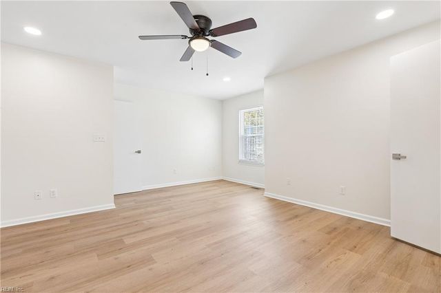 285 Ferdinand CIR, Virginia Beach, VA 23462