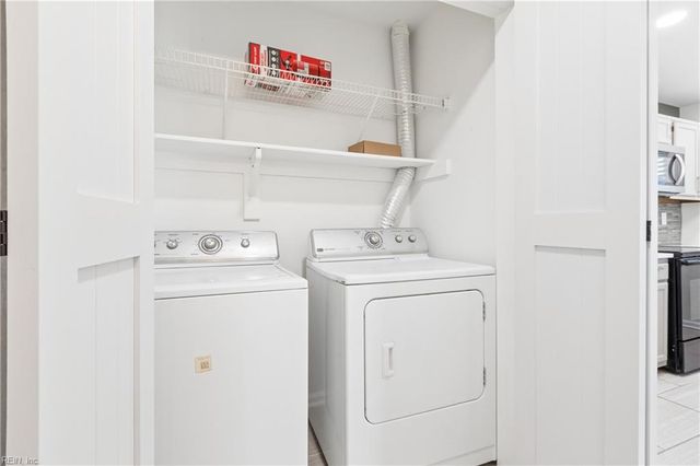 285 Ferdinand CIR, Virginia Beach, VA 23462