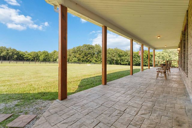 1599 Woodlake Road, Midway, KY 40347