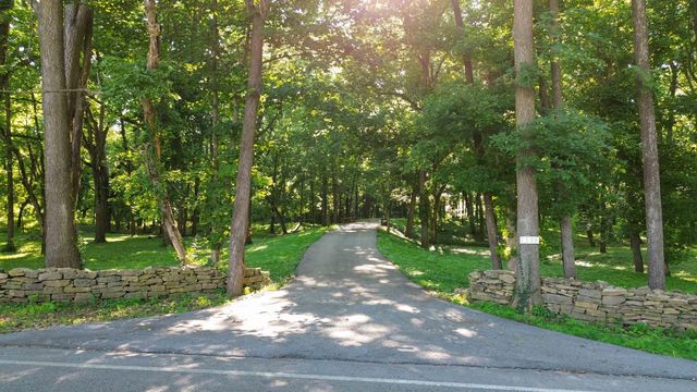 1599 Woodlake Road, Midway, KY 40347