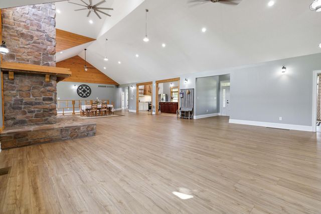 1599 Woodlake Road, Midway, KY 40347