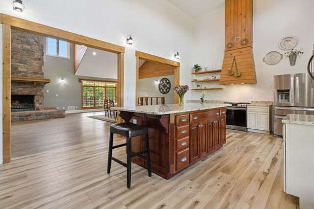 1599 Woodlake Road, Midway, KY 40347