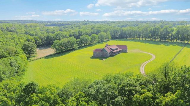 1599 Woodlake Road, Midway, KY 40347