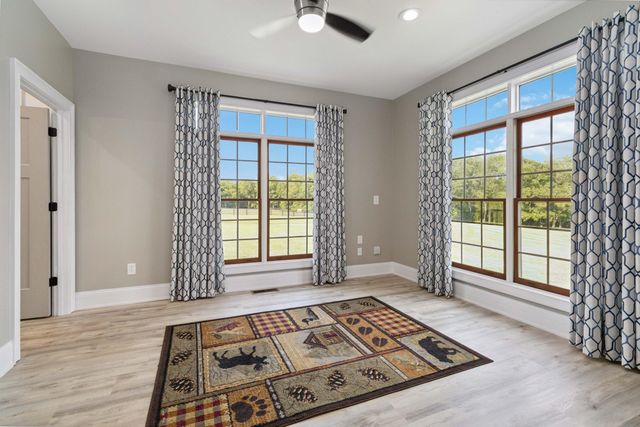 1599 Woodlake Road, Midway, KY 40347