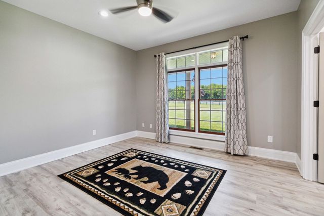 1599 Woodlake Road, Midway, KY 40347